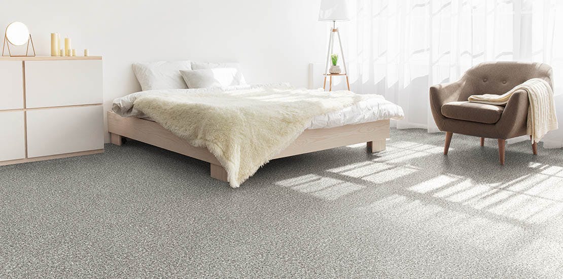 Luxury Saxony carpet in bedroom